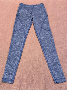 Dakine base layer / Leggings Size Small purple / lilac / lavender women’s